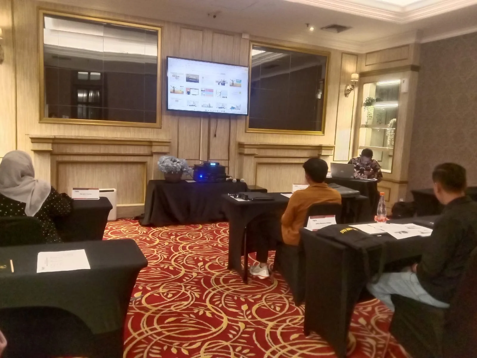 Sukses Penyelenggaraan Pelatihan Intensif: Pelaksana Program Pemberdayaan Masyarakat untuk PT Telkom Indonesia